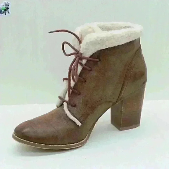 Restricted Women's Brown Ankle Boots With Sherpa Fur Trim Size US 8 - Picture 4 of 10